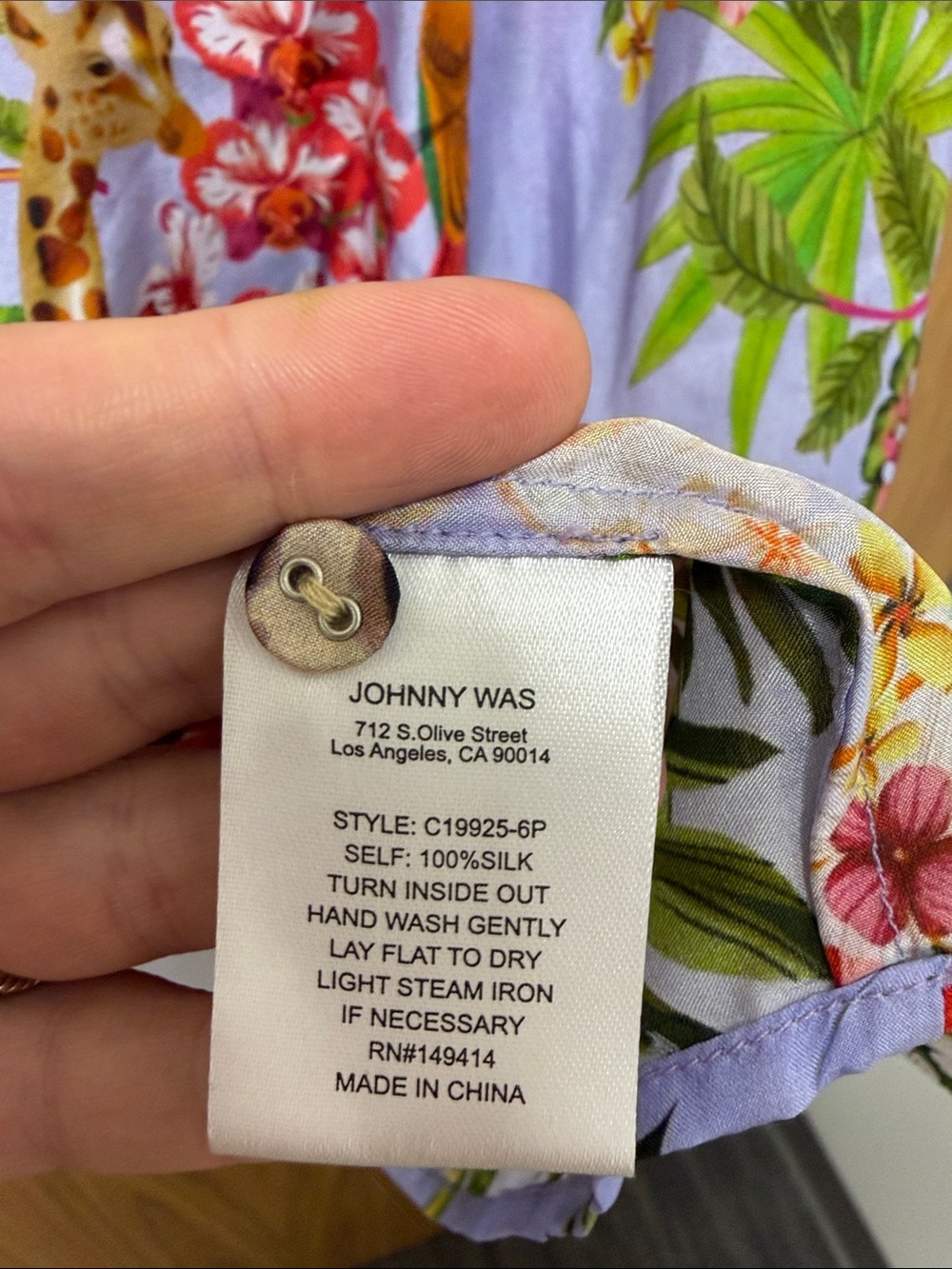 NWT Johnny Was 100% Silk Lavender Tropical Shirt with Leopard Trim - Picture 4 of 11